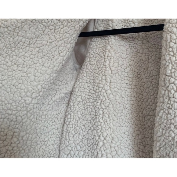 Hollister Sherpa Jacket / Sweater - Picture 2 of 4